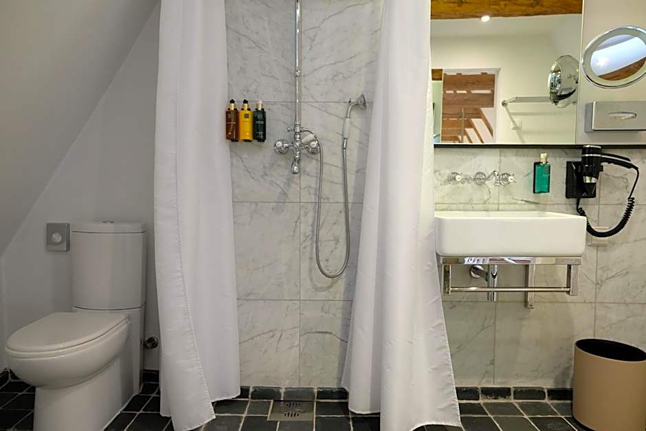 The Three Sisters Hotel