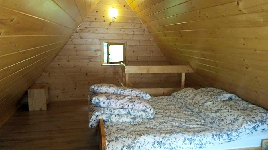 Chatka Nad Strumieniem