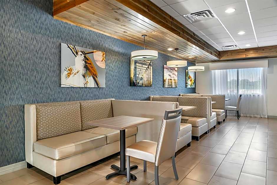 Best Western Plus Wayland Hotel