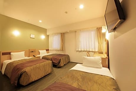 Triple Room - Non-Smoking - Late Check-In 19:00