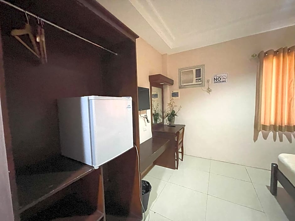 Argao Seabreeze Hotel powered by Cocotel