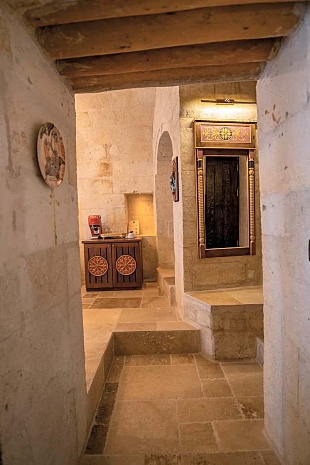 Elika Cave Suites & Spa