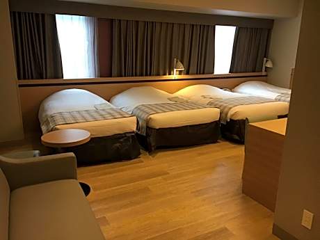 Quadruple Room - Non-Smoking