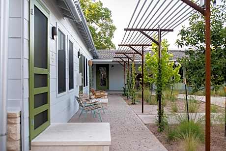 Talbot Commons Hotel