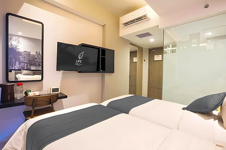The Life Styles Hotel Surabaya