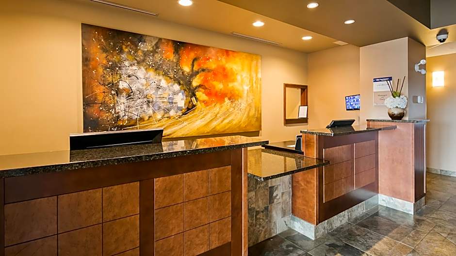 Best Western Plus Service Inn & Suites