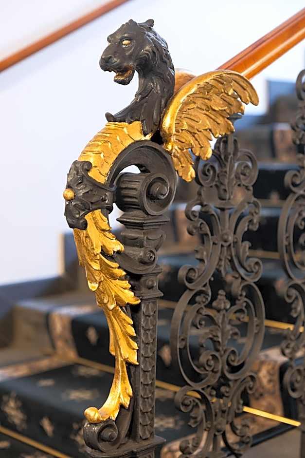 Alqush Downtown Hotel