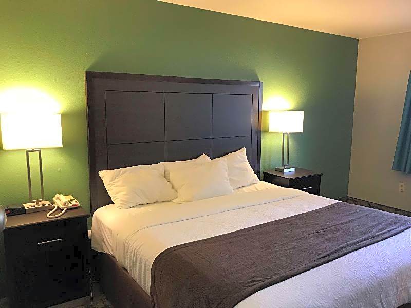 SureStay Plus Hotel by Best Western Bettendorf