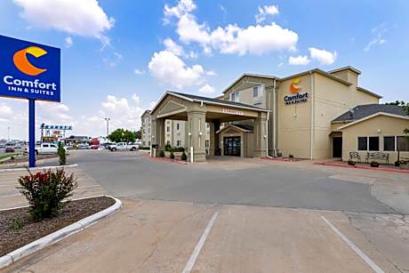 Comfort Inn & Suites Ponca City near Marland Mansion