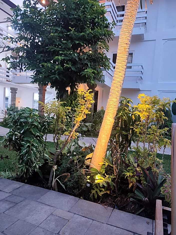 Sari Bunga Hotel - Legian, walking distance to Legian Beach