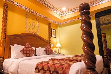 Deluxe Room with King Bed - Non-Smoking