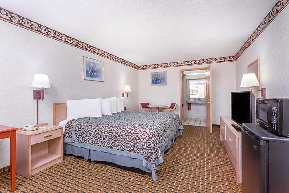 Days Inn by Wyndham Byron