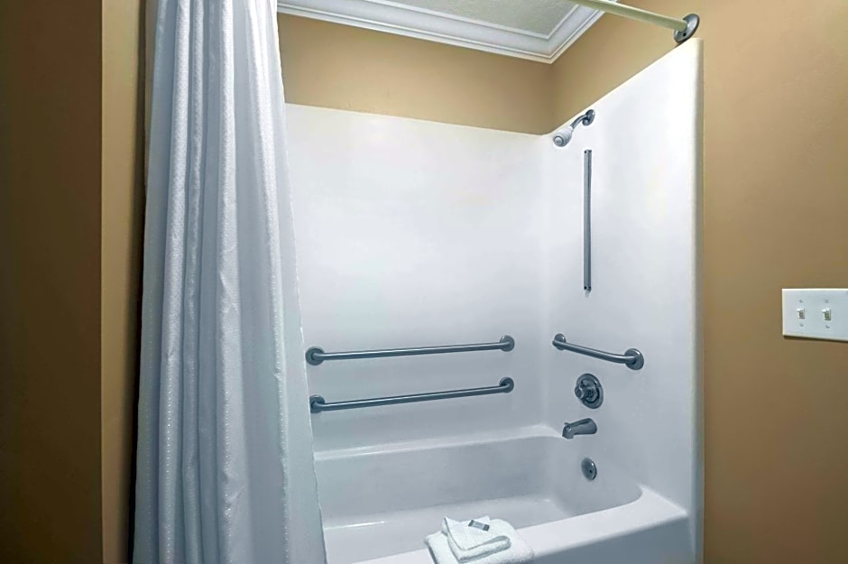 Travelodge by Wyndham Ocean Springs