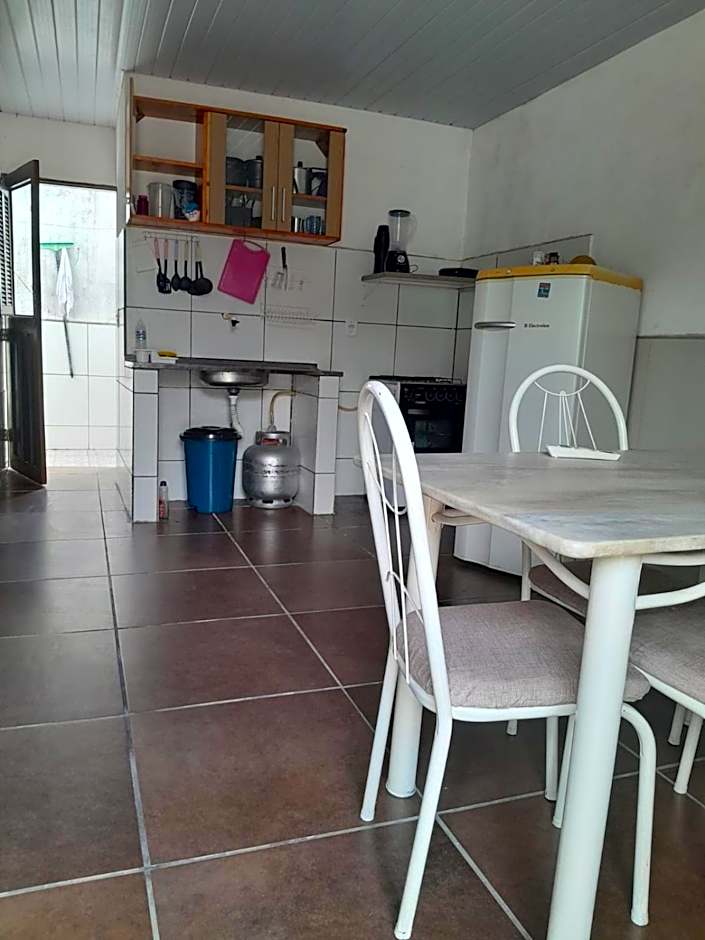 casa de dois quartos com cozinha perto do aeroporto Aluízio Alves