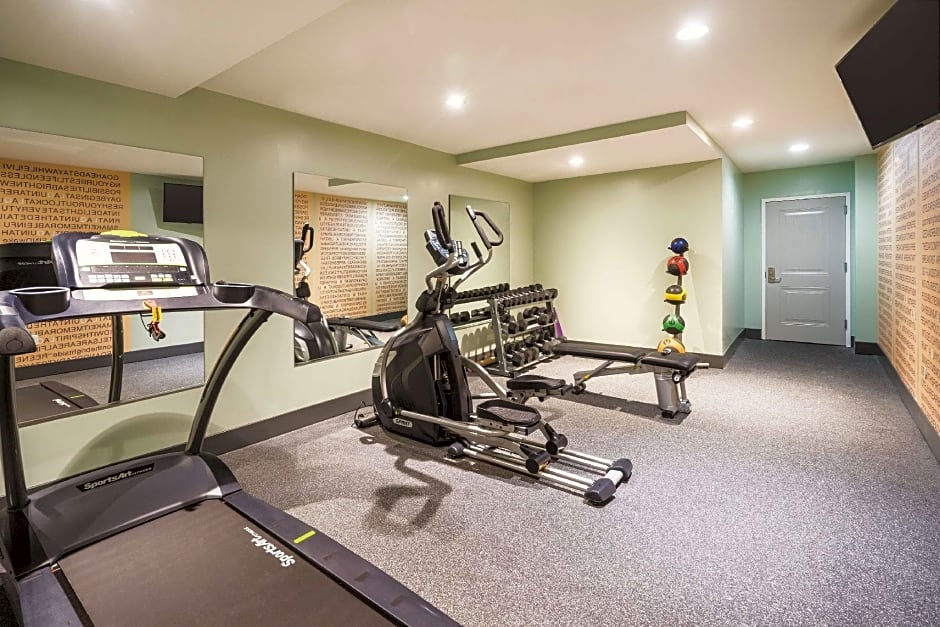 La Quinta Inn & Suites by Wyndham Brooklyn Central