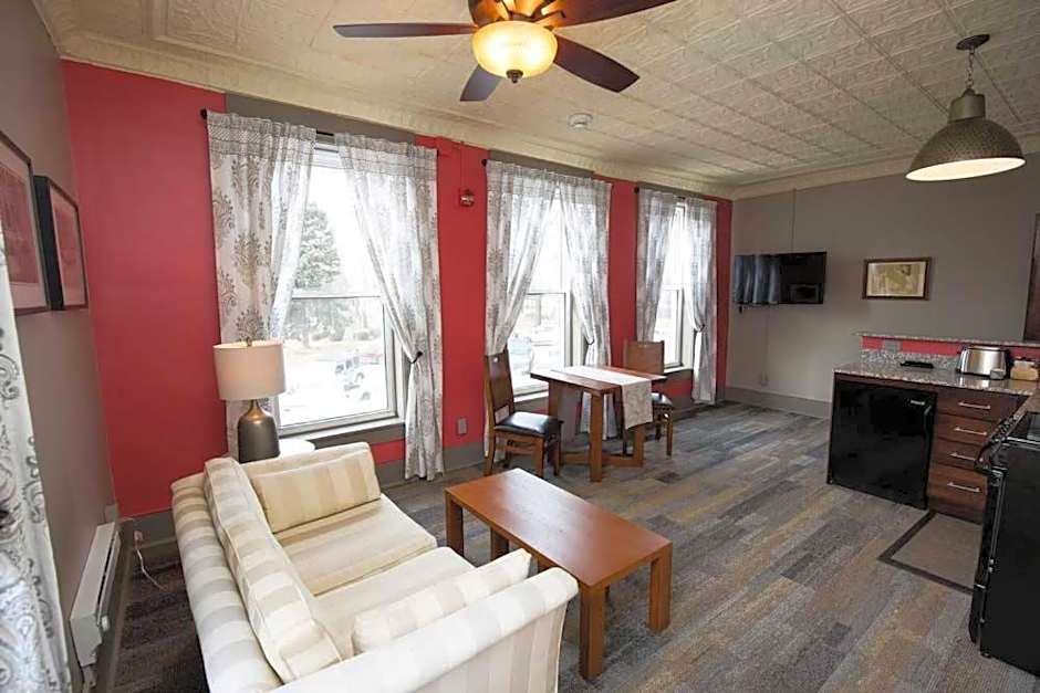 Dodici Night Suites