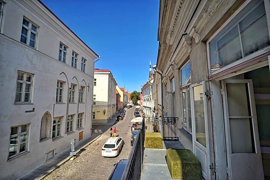 The Monks Bunk Hostel & Bar