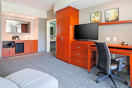 1 Bedroom 2 room Suite, 2 Queen, Sofa bed