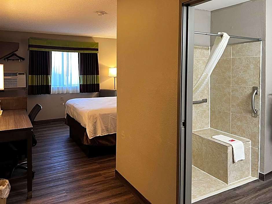 Econo Lodge Spring Lake near Fort Bragg