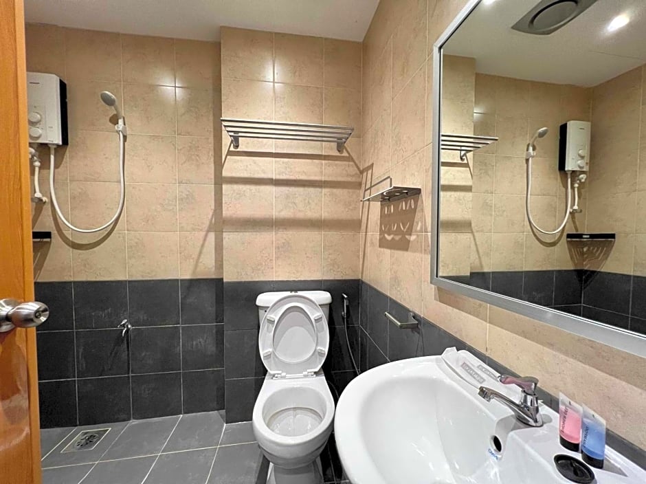Capital O 90985 Margo Hotel KK