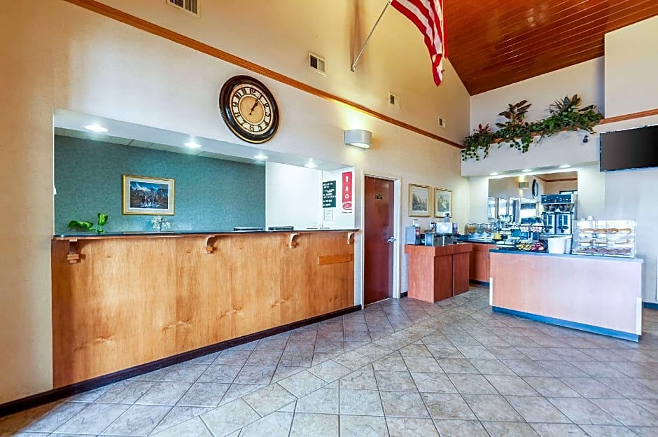 Econo Lodge Inn & Suites Middletown - Winchester South
