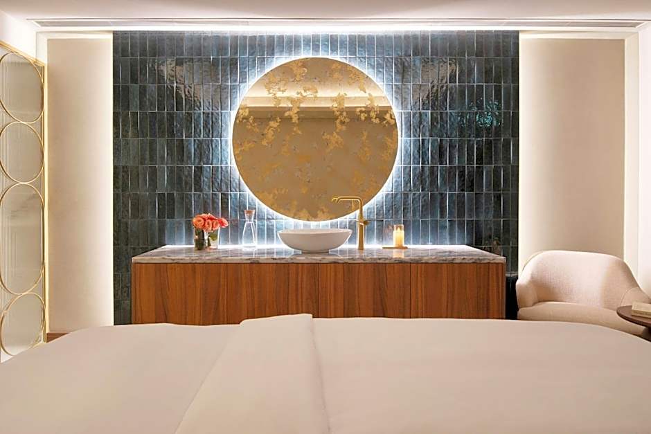 Renaissance Porto Lapa Hotel