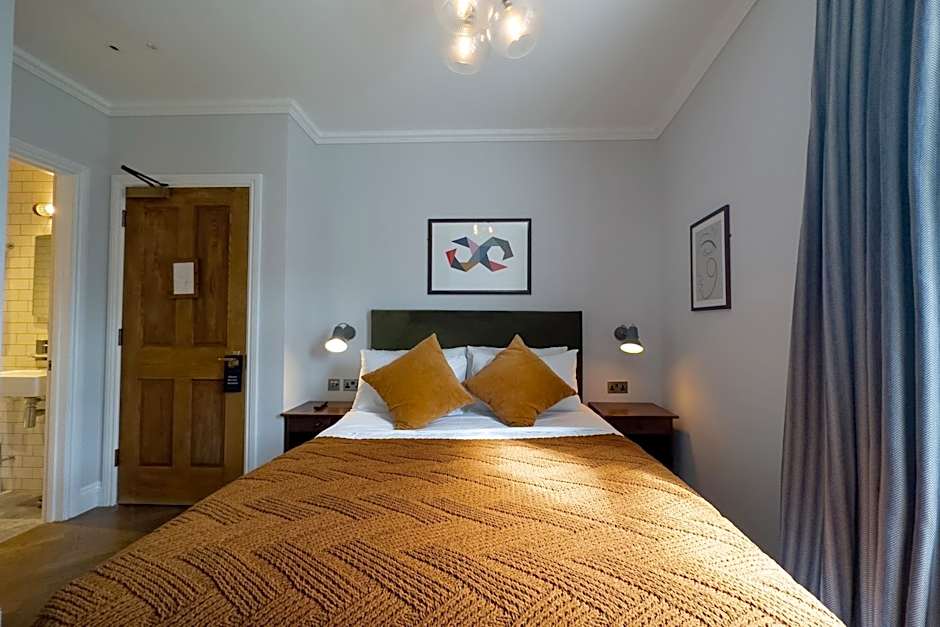 THE KNIGHT OF NOTTINGHILL