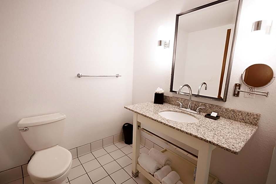 SEVEN Sebring Raceway Hotel