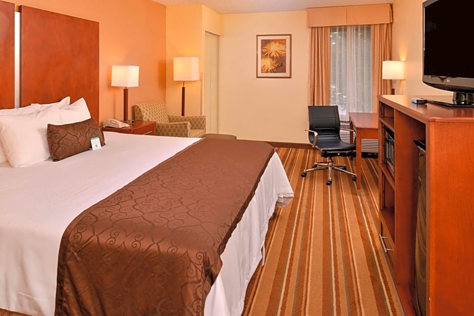 Best Western Plus Richmond Airport Hotel