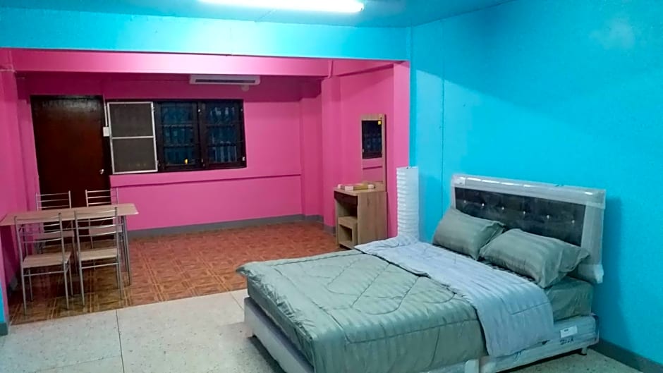 Photo 1 of 11 of Standard 1 Queen Bed