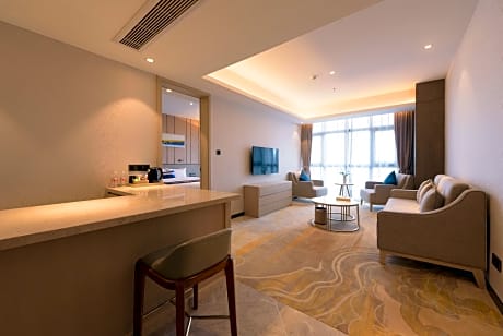 1 King Bed, Executive Floor, Suite, Non-Smoking