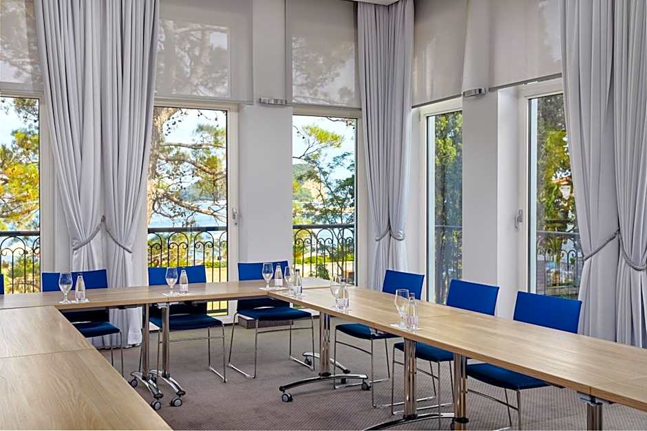 Crowne Plaza Budva by IHG