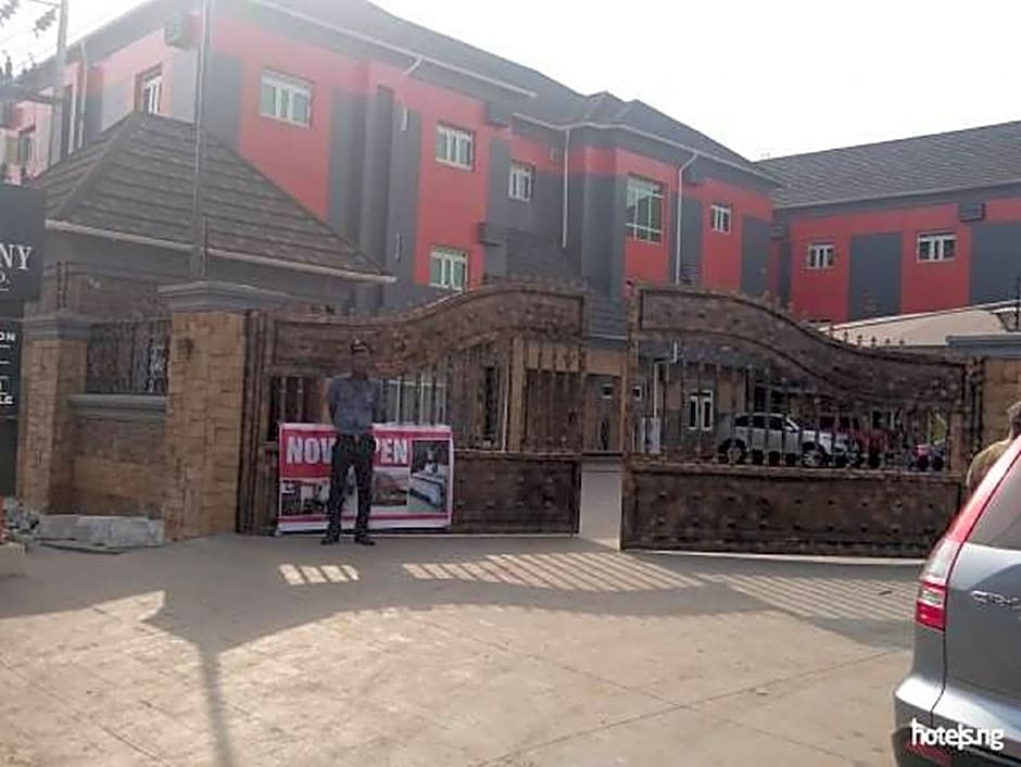 Wise Penny Suites and Spa