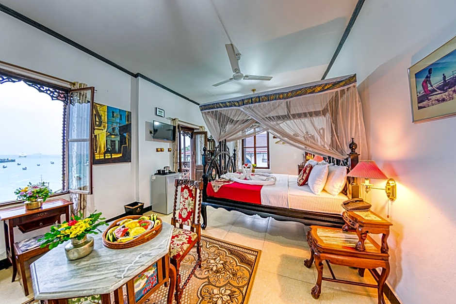 Tembo House Hotel