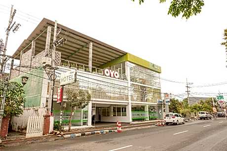 Ebizz Hotel