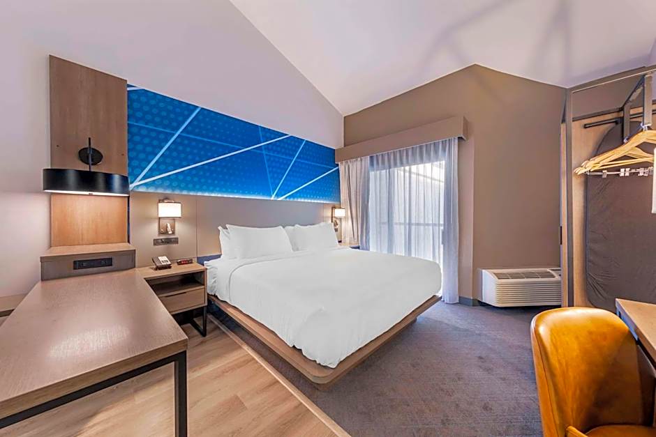 Comfort Inn & Suites Irvine Spectrum