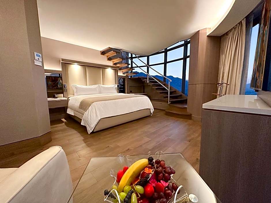 Safi Royal Luxury Metropolitan