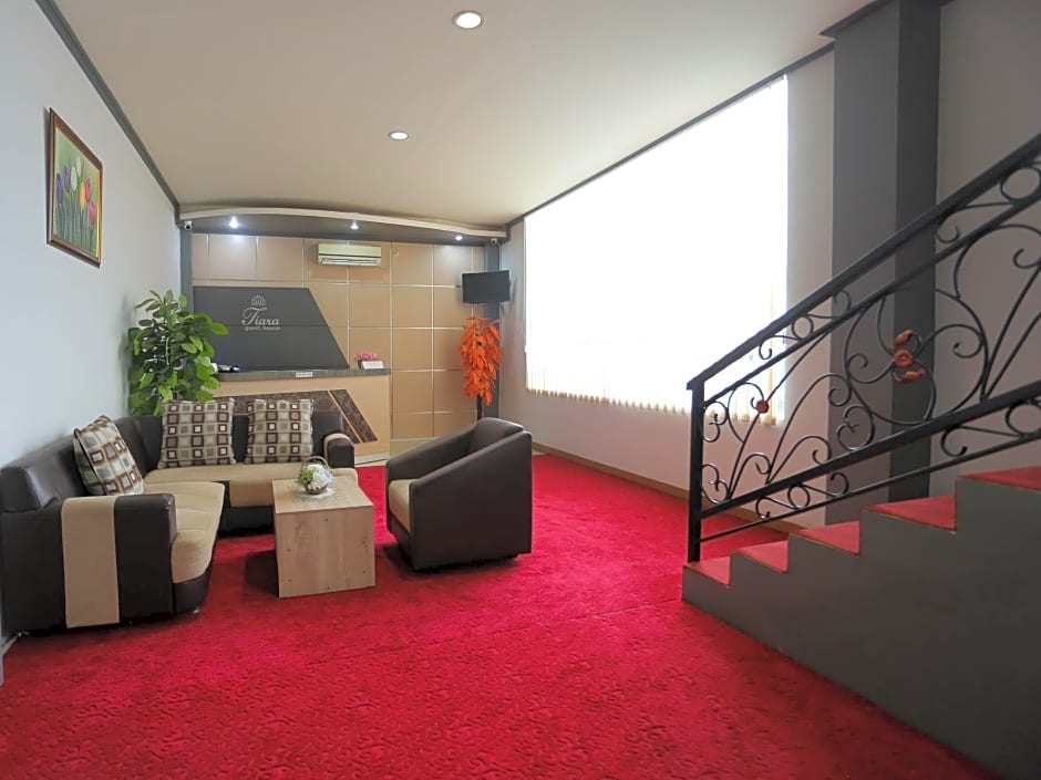 OYO 1864 Tiara Guest House