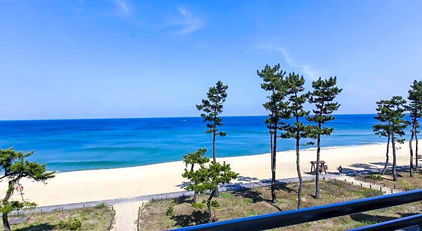 Gyeongpo Soo Hotel