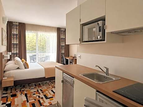 Family Two Bedroom Suite with Terrace and Kitchen (2 Adults + 2 Children)