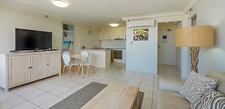 One-Bedroom Apartment with Partial Ocean View