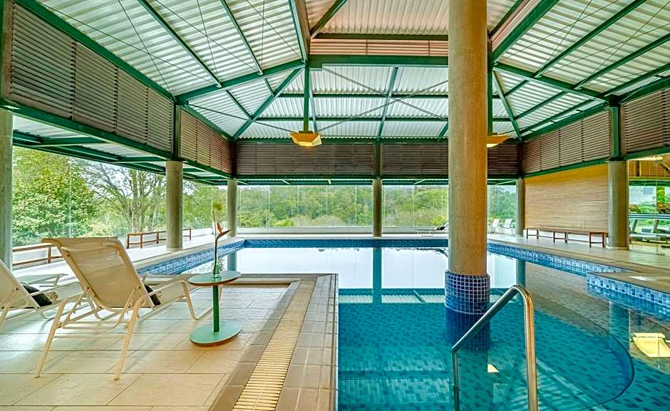 Almenat Embu das Artes Sao Paulo, Tapestry Collect