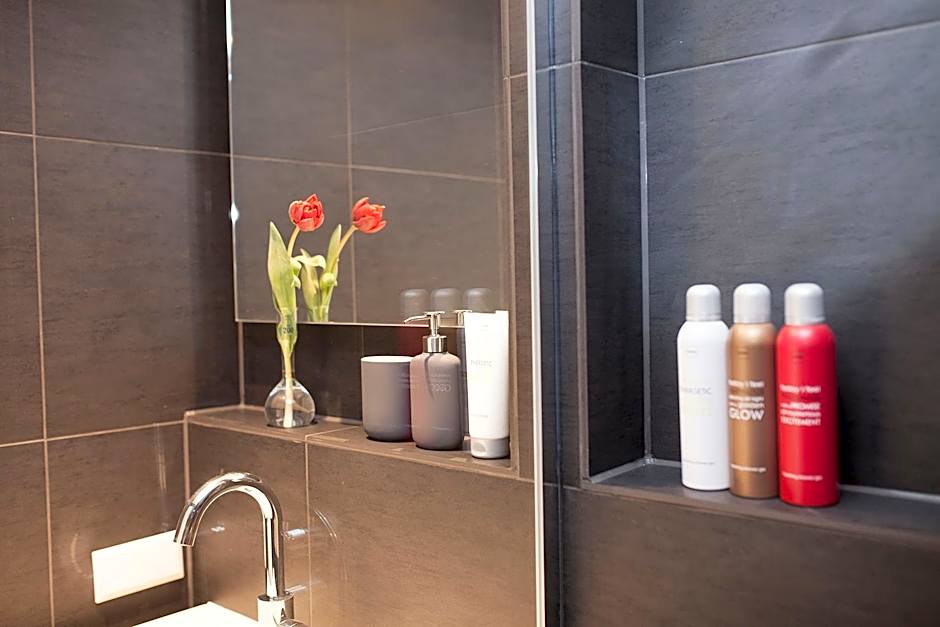 hip & stylish apartment in center, near trainstation, 15 min walk