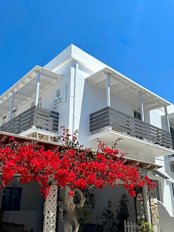 Kirki Rooms by the sea