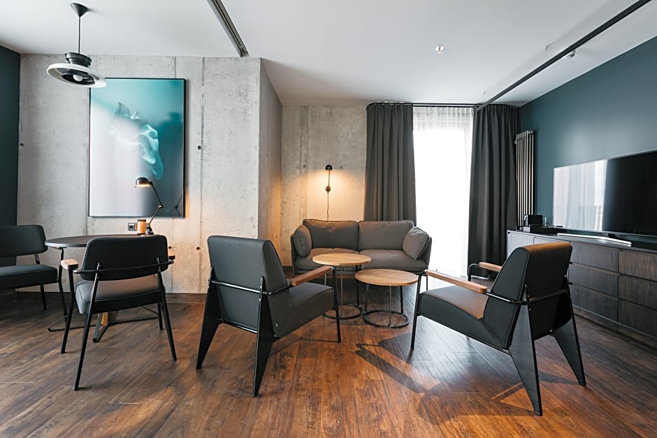 Photo 1 of 15 of Harbor Suite