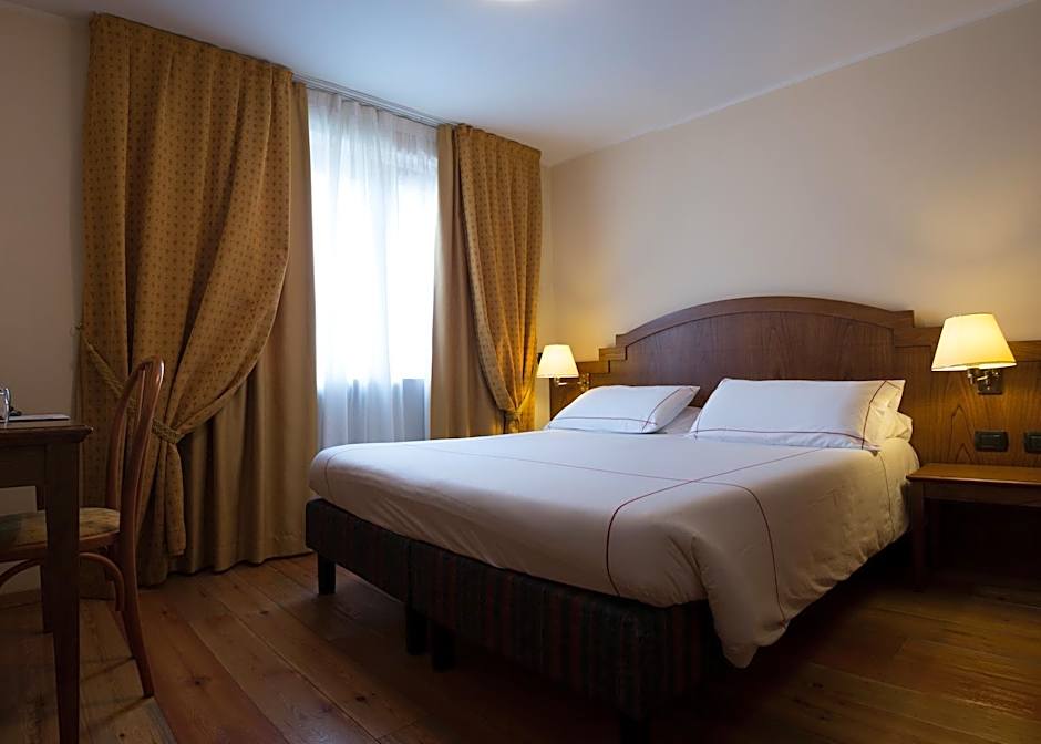 Cresta Et Duc Hotel
