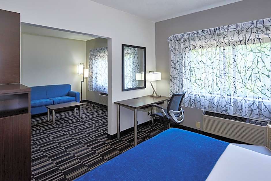 Holiday Inn Express & Suites Birmingham South - Pelham By IHG