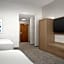 Holiday Inn Express & Suites Alexandria - Fort Belvoir By IHG