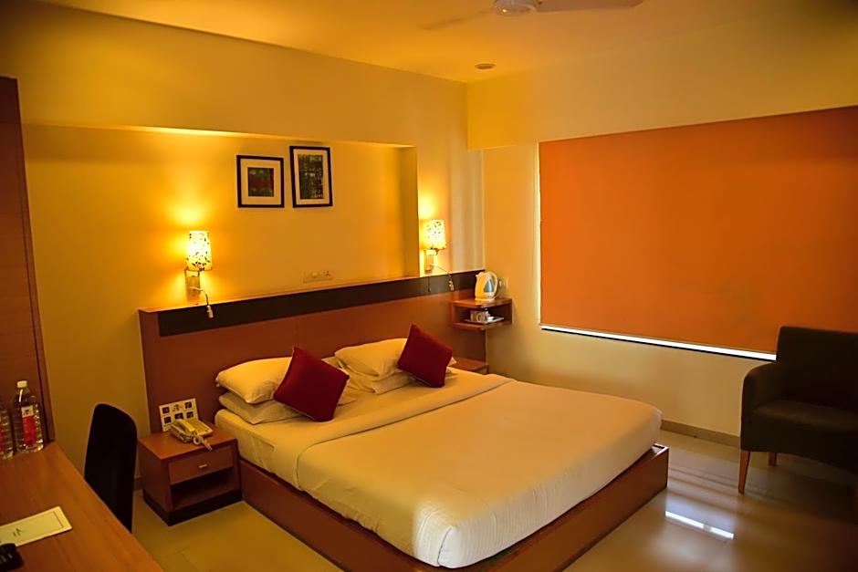 Hi 5 Hotel & Experience