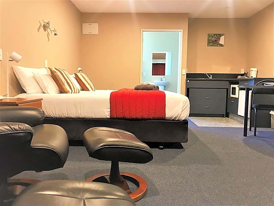 Photo 1 of 6 of Studio 1 King Bed, Accessible